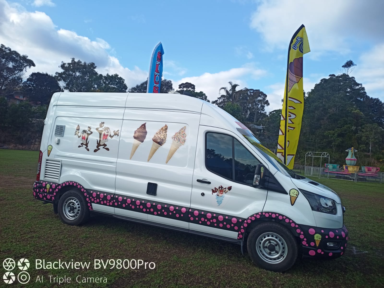 Nicecreamman Truck Right View